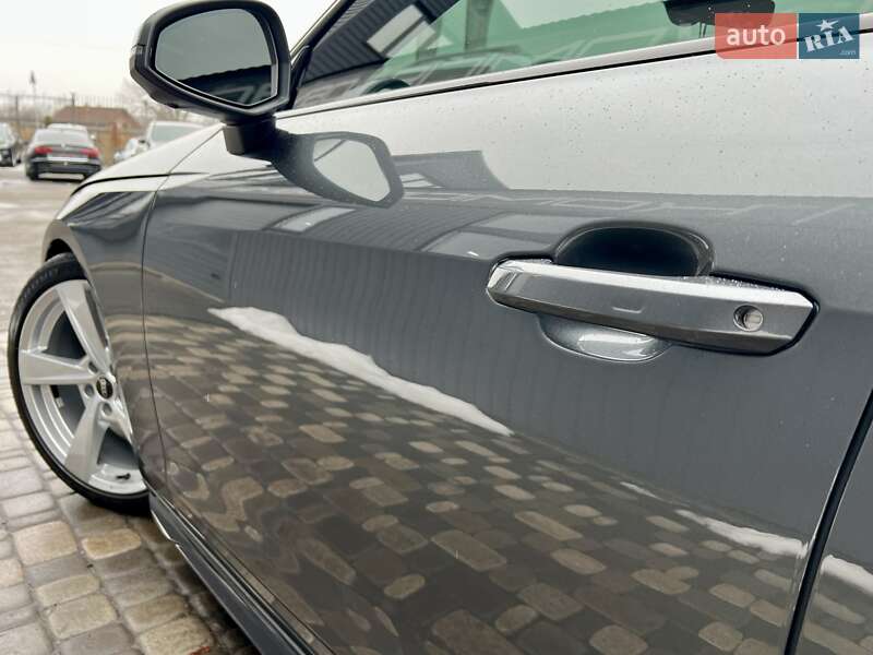 Седан Audi S4 2022 в Киеве