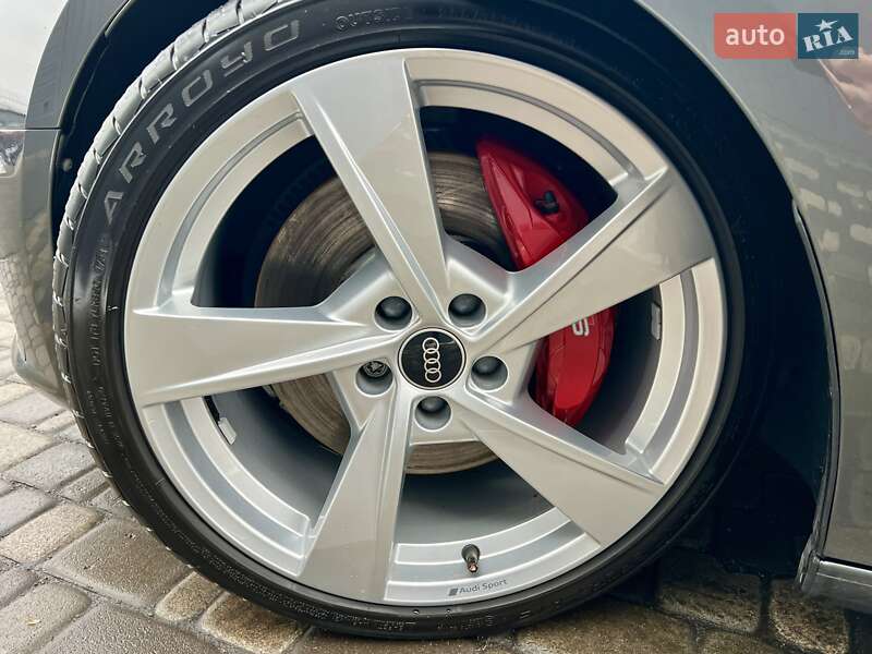 Седан Audi S4 2022 в Киеве
