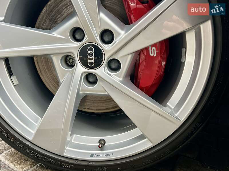 Седан Audi S4 2022 в Киеве