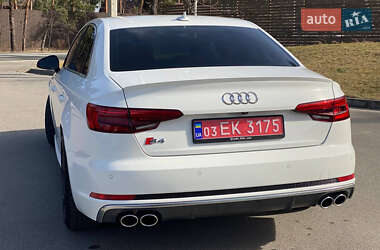 Седан Audi S4 2017 в Киеве