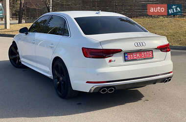 Седан Audi S4 2017 в Киеве