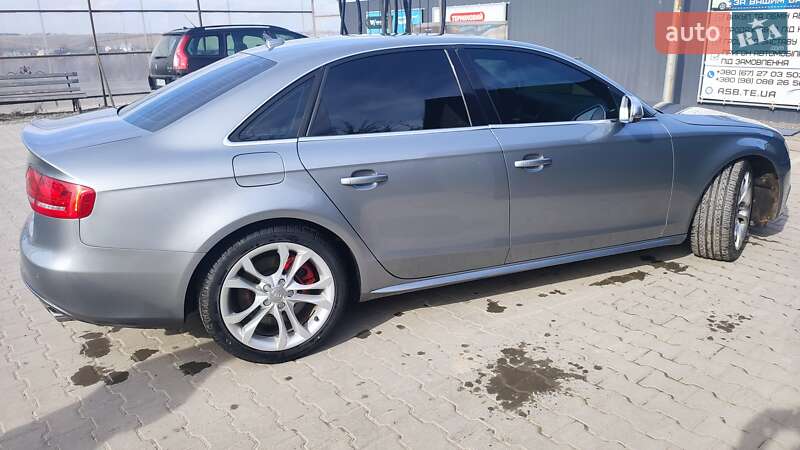 Седан Audi S4 2010 в Тернополе