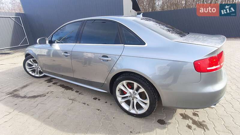 Седан Audi S4 2010 в Тернополе