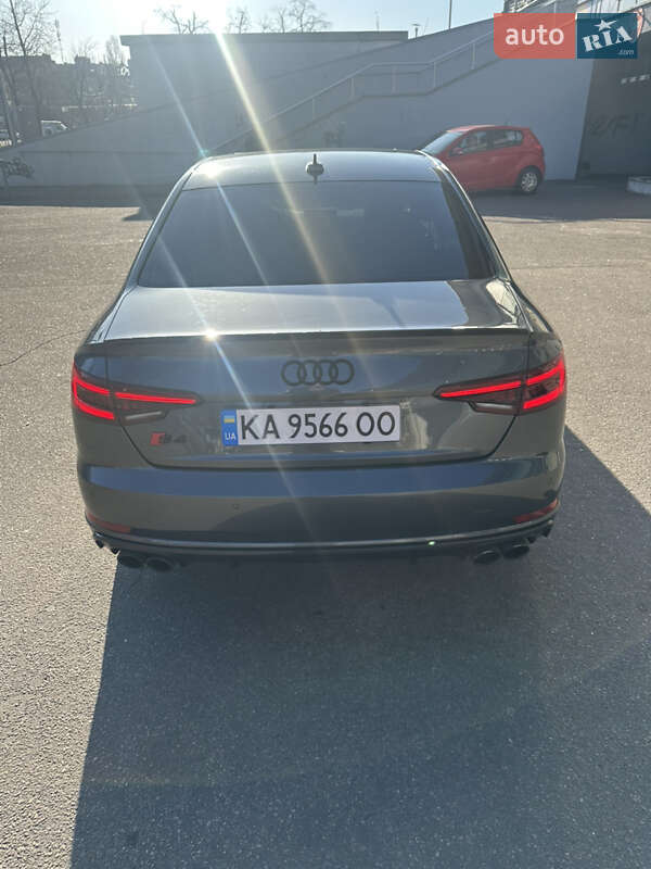 Седан Audi S4 2017 в Києві