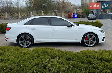 Седан Audi S4 2018 в 