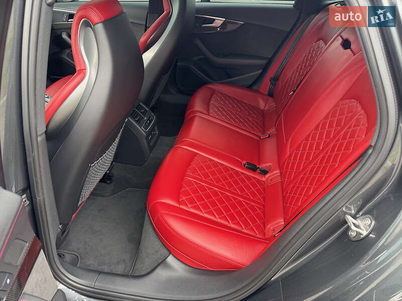 Седан Audi S4 2019 в Вінниці