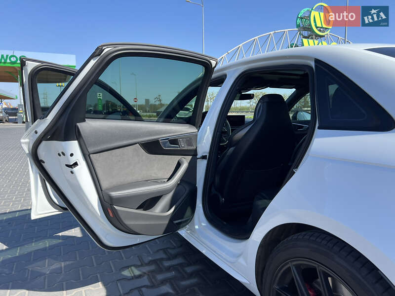 Седан Audi S4 2018 в Житомирі