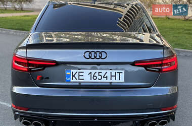 Седан Audi S4 2017 в 