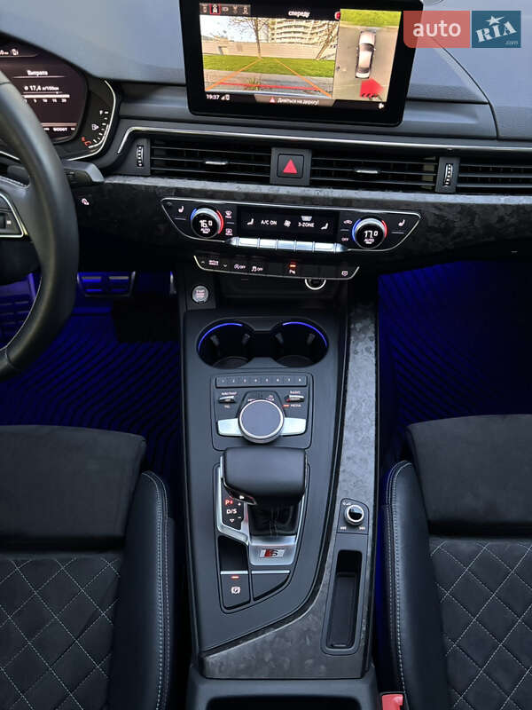 Седан Audi S4 2017 в Киеве