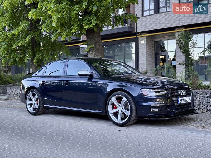 Седан Audi S4 2012 в Львове