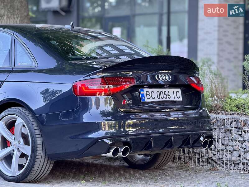 Седан Audi S4 2012 в Львове