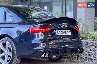 Седан Audi S4 2012 в 
