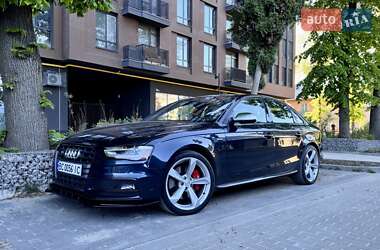 Седан Audi S4 2012 в 