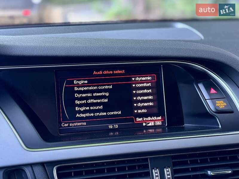 Седан Audi S4 2012 в Львове