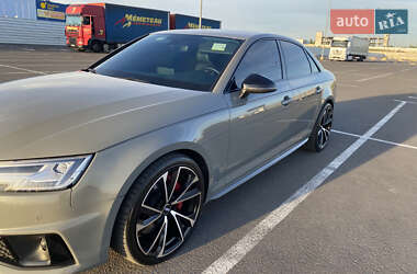 Седан Audi S4 2018 в 