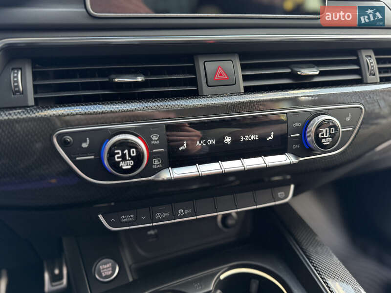 Седан Audi S4 2018 в Киеве