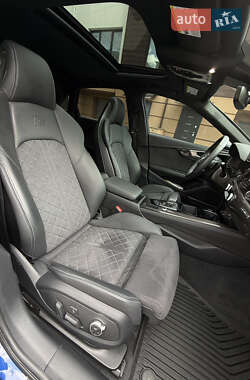 Седан Audi S4 2022 в 