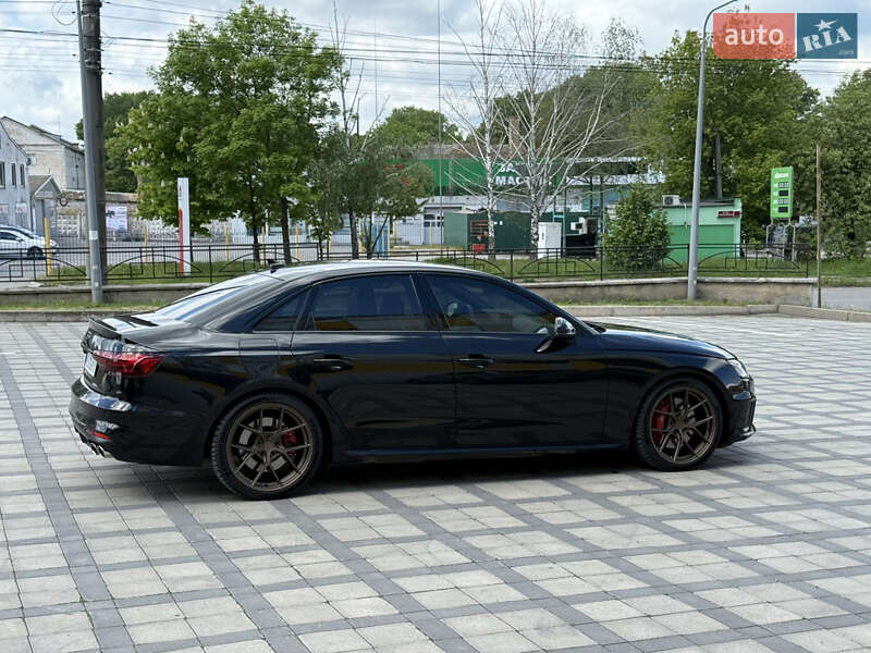 Седан Audi S4 2020 в Виннице