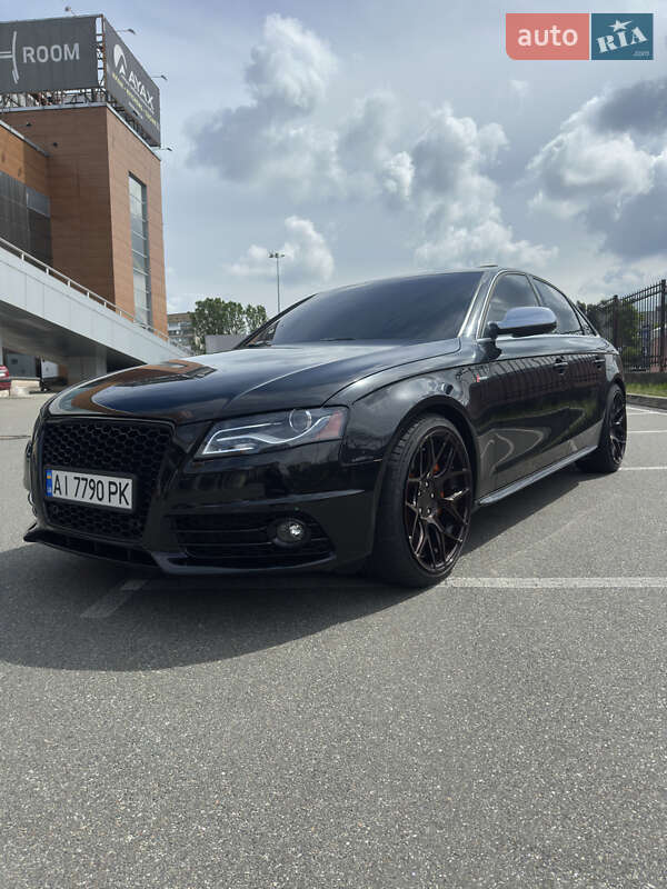 Седан Audi S4 2012 в 