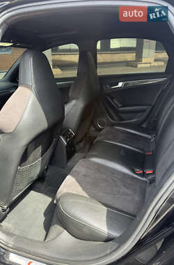Седан Audi S4 2012 в 