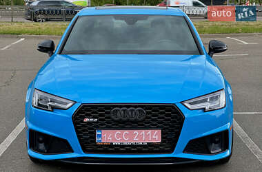 Седан Audi S4 2019 в 