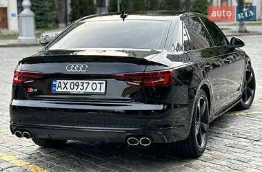 Седан Audi S4 2018 в 