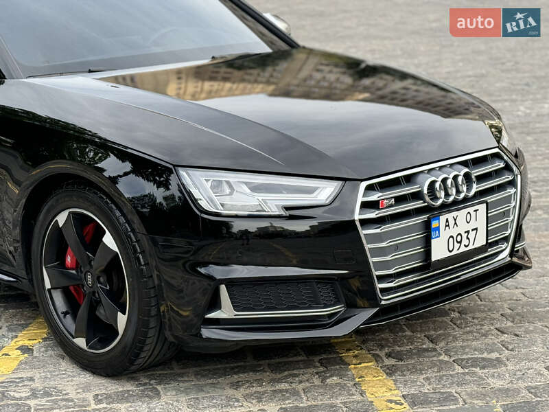 Седан Audi S4 2018 в Харкові