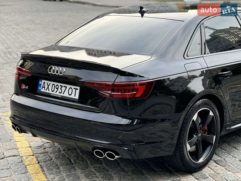 Седан Audi S4 2018 в Харкові