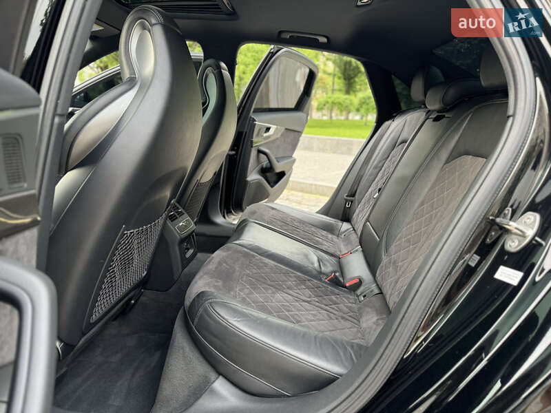 Седан Audi S4 2018 в Харкові