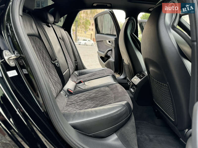 Седан Audi S4 2018 в Харкові