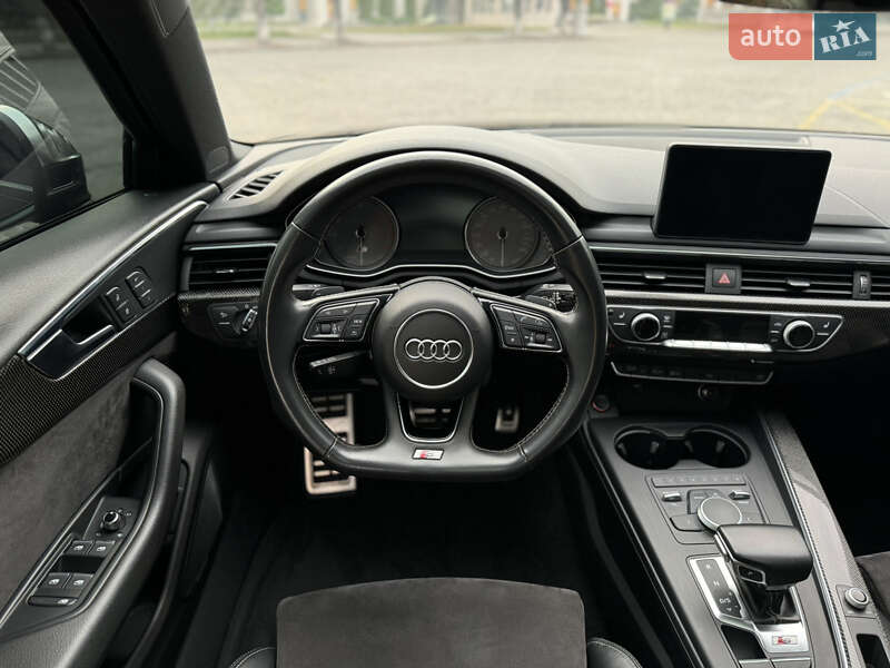 Седан Audi S4 2018 в Харкові