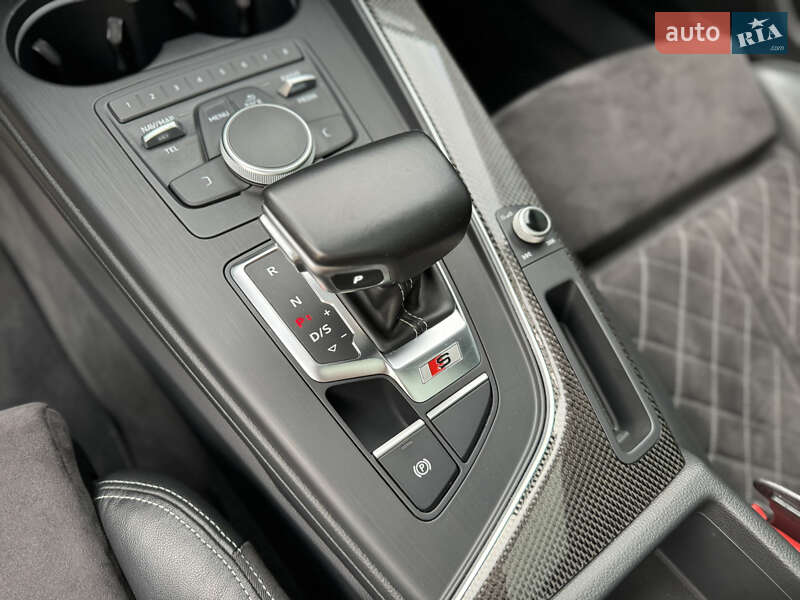Седан Audi S4 2018 в Харкові