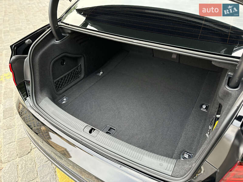 Седан Audi S4 2018 в Харкові