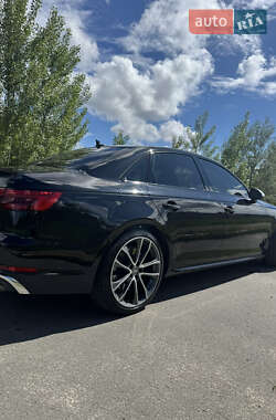 Седан Audi S4 2017 в 
