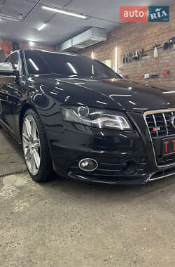 Седан Audi S4 2010 в Киеве