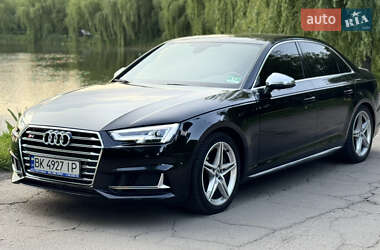 Седан Audi S4 2018 в 