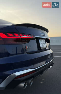 Седан Audi S4 2023 в 