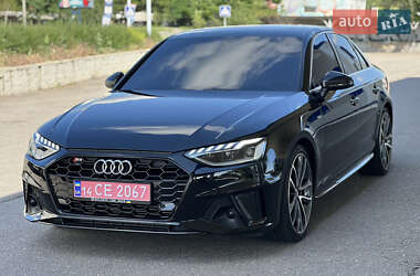 Седан Audi S4 2018 в 