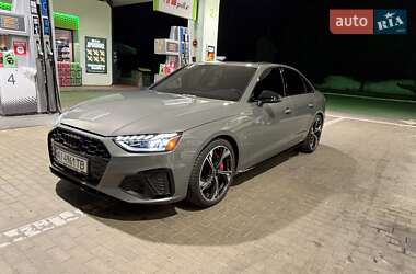 Седан Audi S4 2023 в 