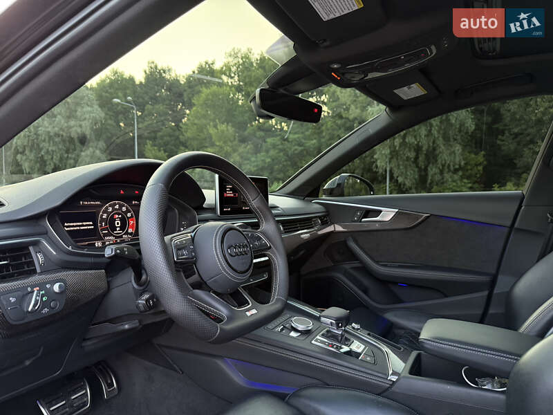 Седан Audi S4 2019 в Дніпрі