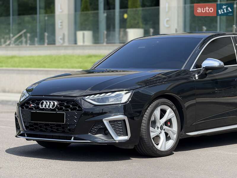 Седан Audi S4 2022 в Дніпрі