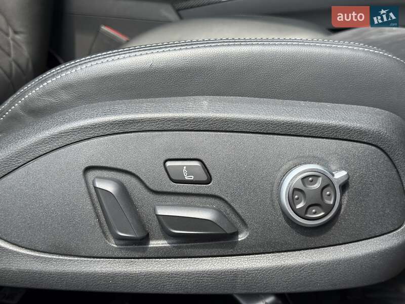 Седан Audi S4 2022 в Дніпрі
