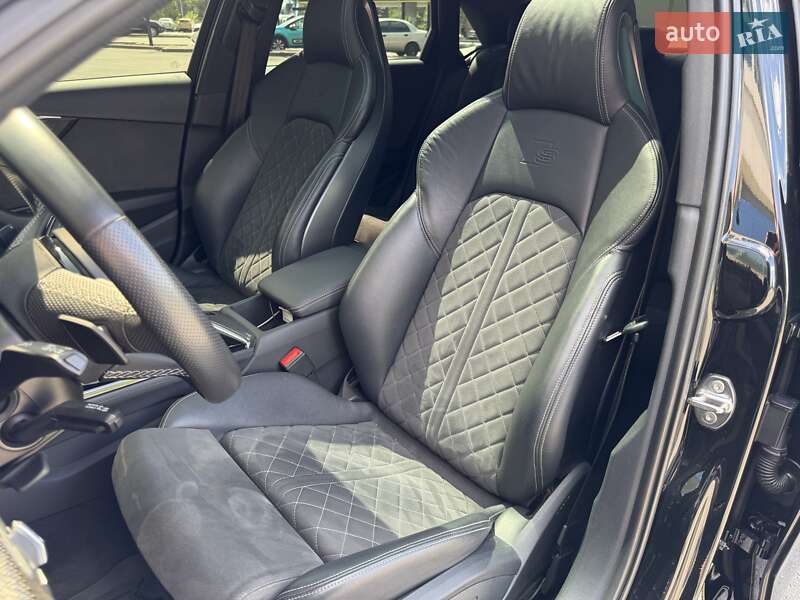 Седан Audi S4 2022 в Дніпрі