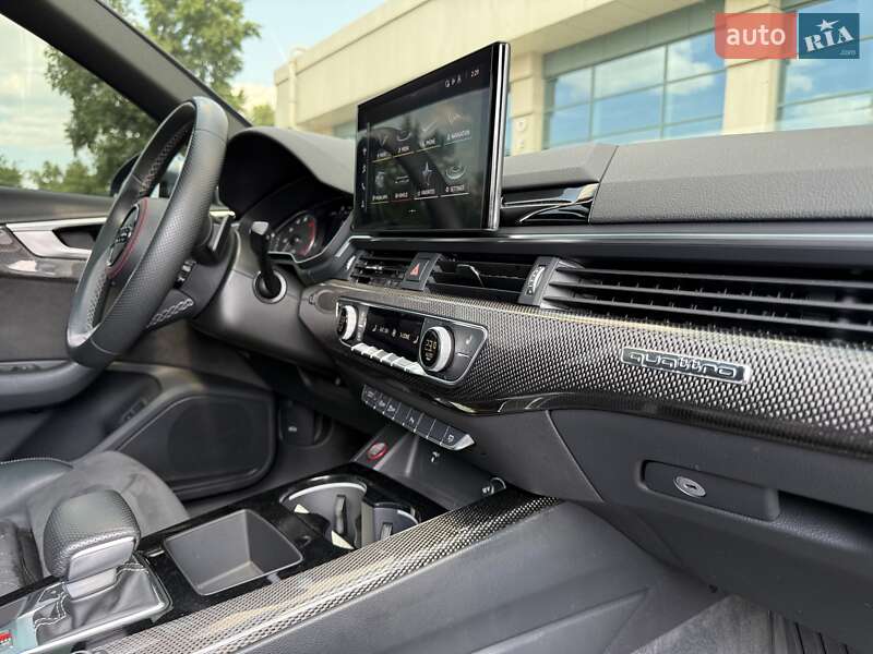 Седан Audi S4 2022 в Дніпрі