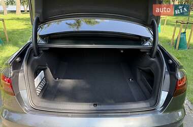 Седан Audi S4 2023 в 