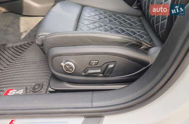 Седан Audi S4 2020 в 