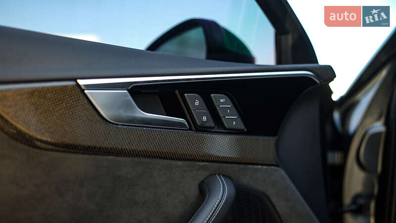 Седан Audi S4 2020 в Львове