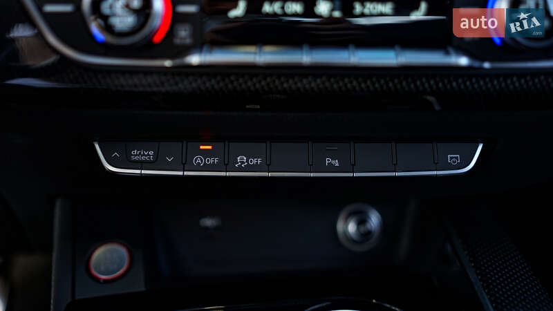 Седан Audi S4 2020 в Львове