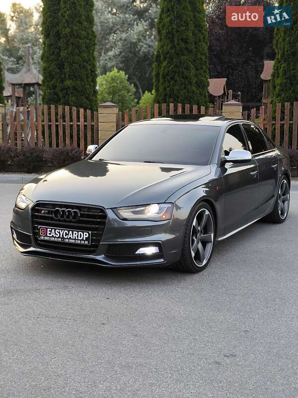 Седан Audi S4 2014 в 