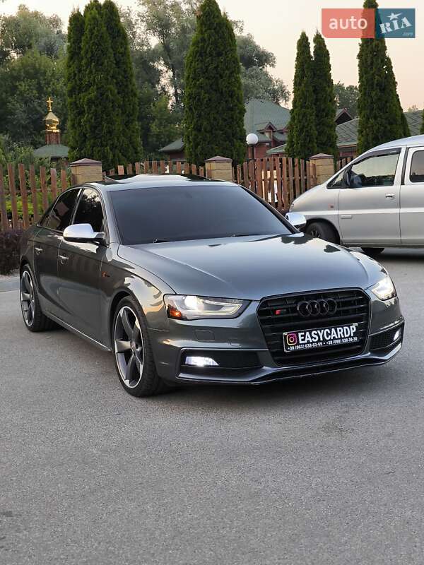 Седан Audi S4 2014 в Дніпрі